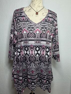 Women's Pink & Gray V-Neck Patterned Top